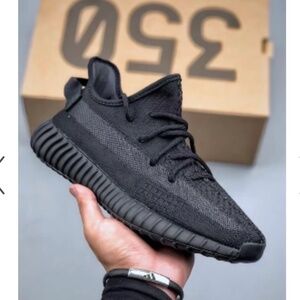 Yeezy Boost 350 V2
